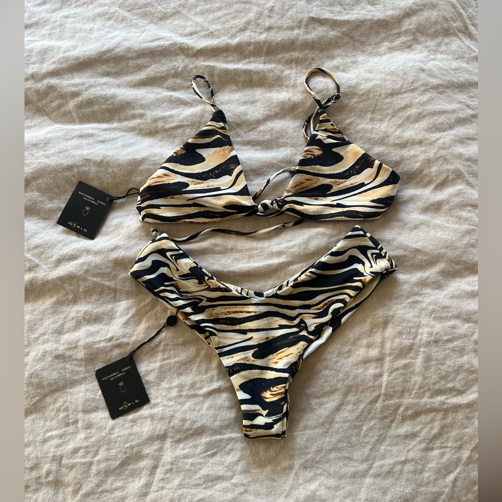 Skatie set size S NWT WeHo